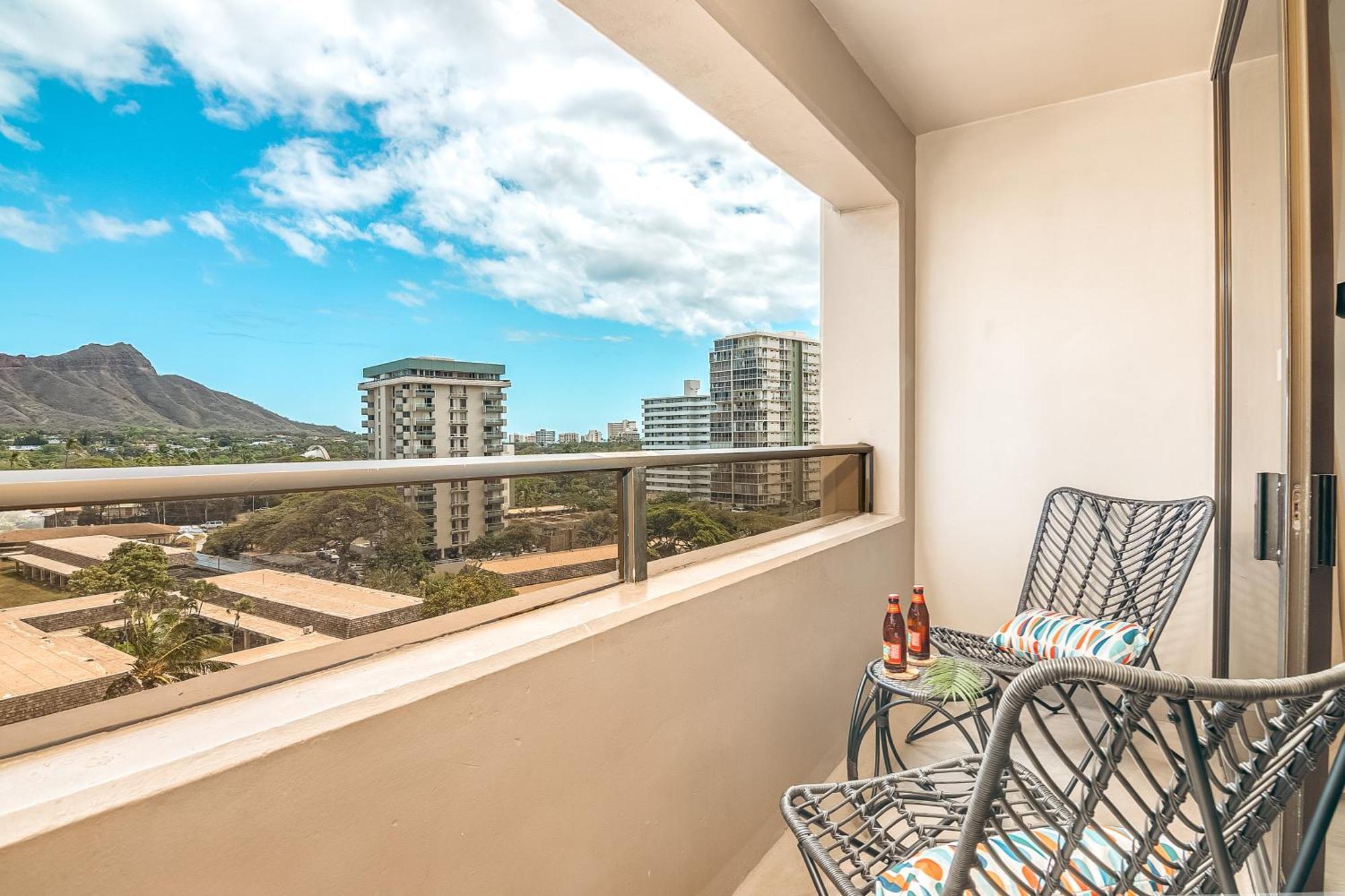 Newly Renovated 2 Bedroom Condo, 1 Block To Waikiki Beach, Free Parking Honolulu Exterior photo