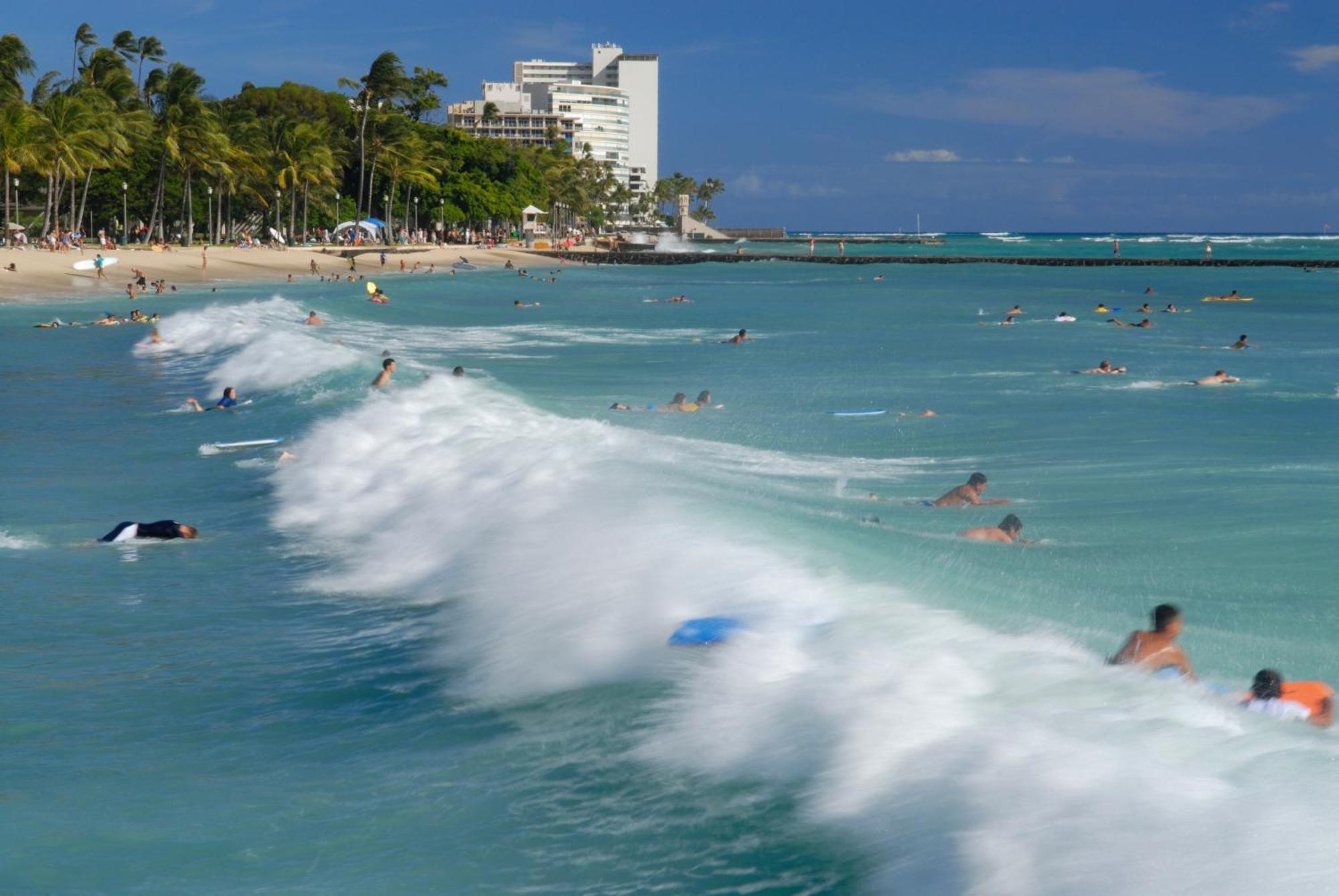 Newly Renovated 2 Bedroom Condo, 1 Block To Waikiki Beach, Free Parking Honolulu Exterior photo